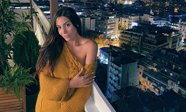 Φελίσια Λαπάτη : Ποζάρει στο Instagram & το πληθωρικό της μπούστο προκαλεί πανικό (pic)